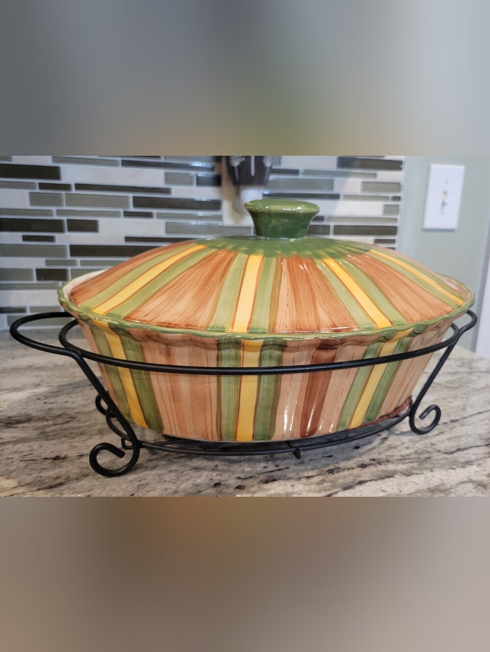 Temp-tations Presentable Ovenware by Tara  14" Oval with Lid, Serving Stand